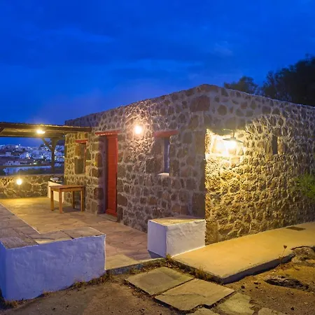 Marketos Windmill And Apartment Tripiti