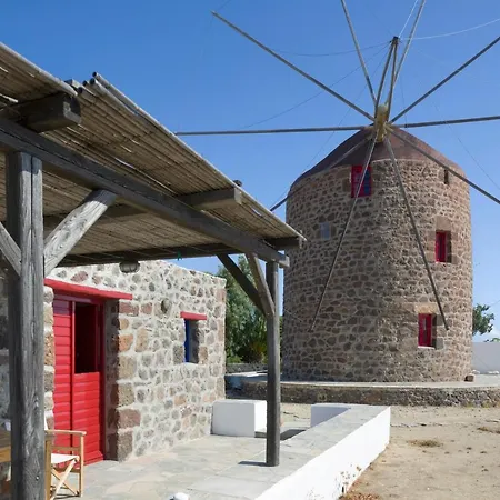 Marketos Windmill And Apartment Tripiti